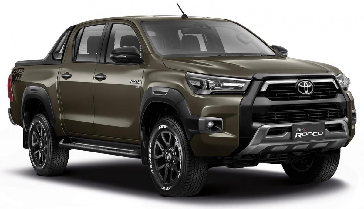 تويوتا تكشف الستار عن Hilux الجديد بقوة 201 حصان