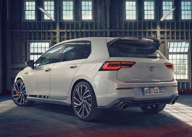 فولكس فاجن تكشف عن جولف GTI  بقوة 300 حصان