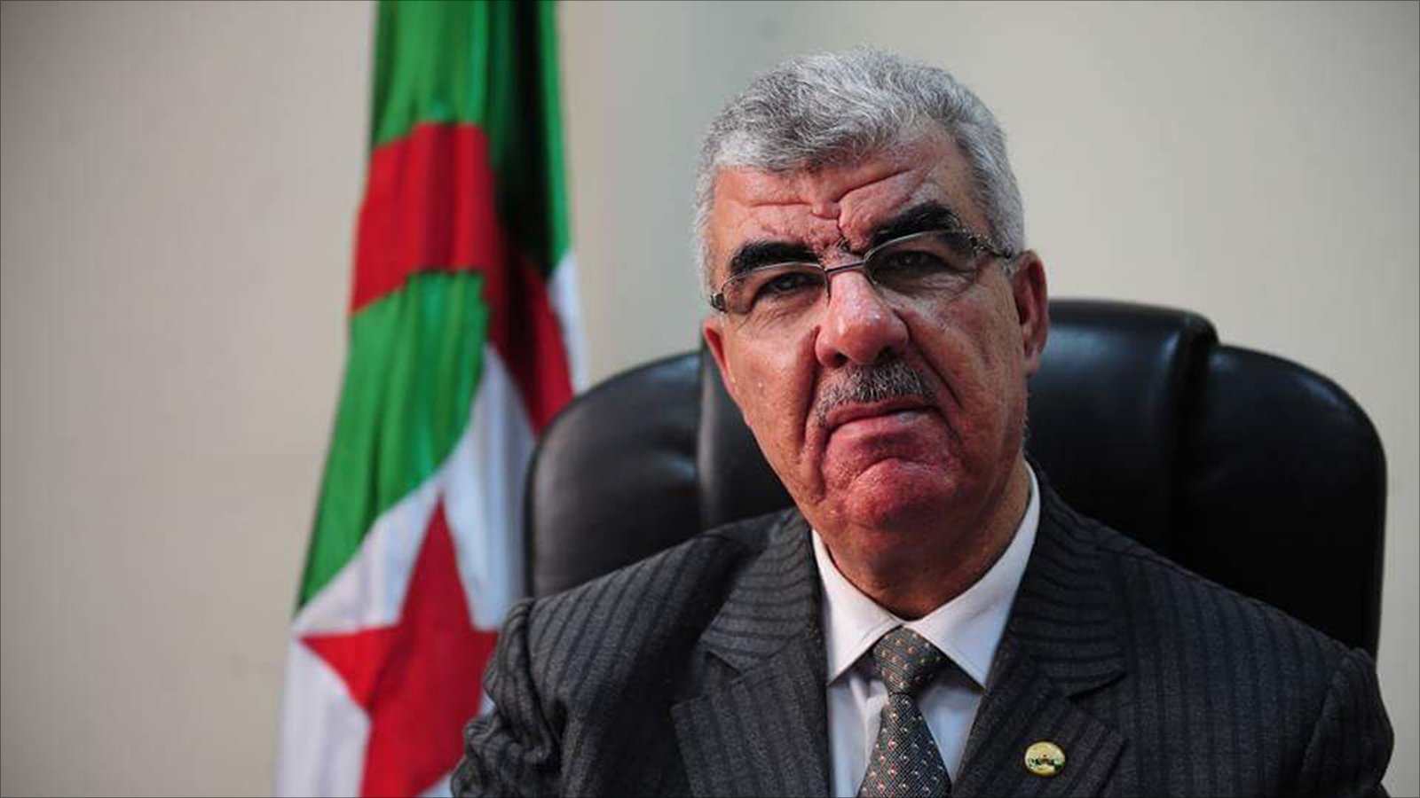 لخضر بن خلاف : وزير الصناعة فوق الدستور..جمد الاستيراد وأغلق المصانع