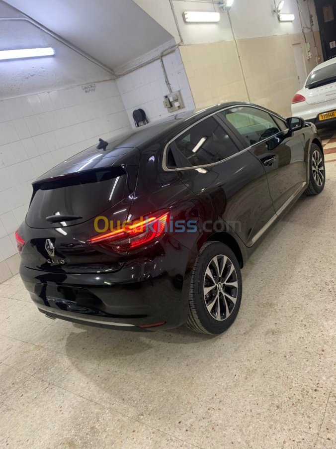 أسعار وأنواع كليو 5 في الجزائر