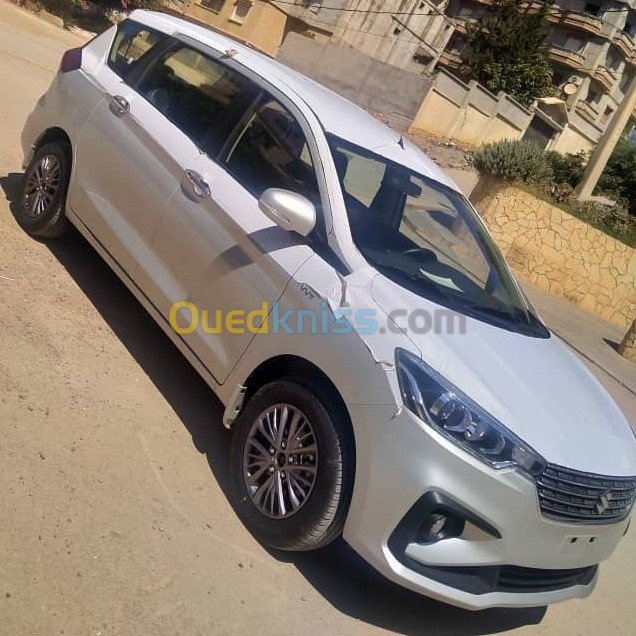 أسعار ومواصفات سوزوكي إرتيجا بسبعة مقاعد في الجزائر
