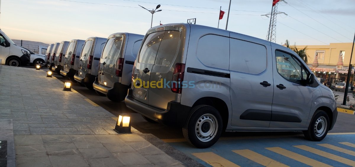 وصول شحنة جديدة من بيجو ريفتر وهذه هي الأسعار