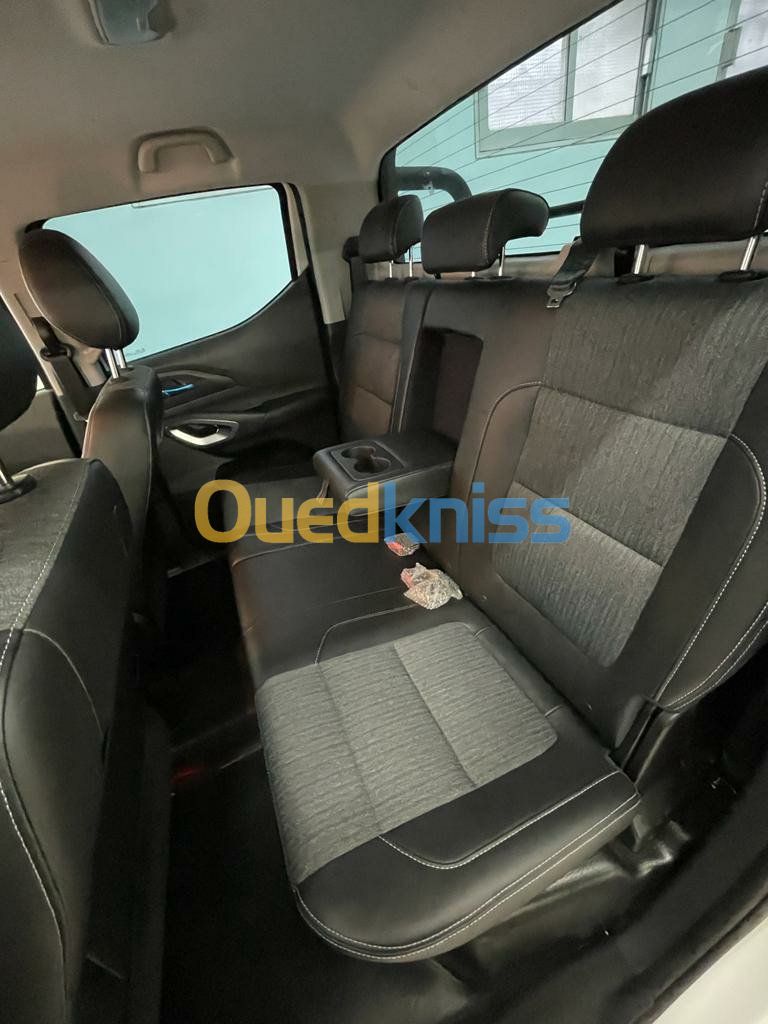 دخول أول بيجو لاندرتريك بيك آب وهذه هي الأسعار