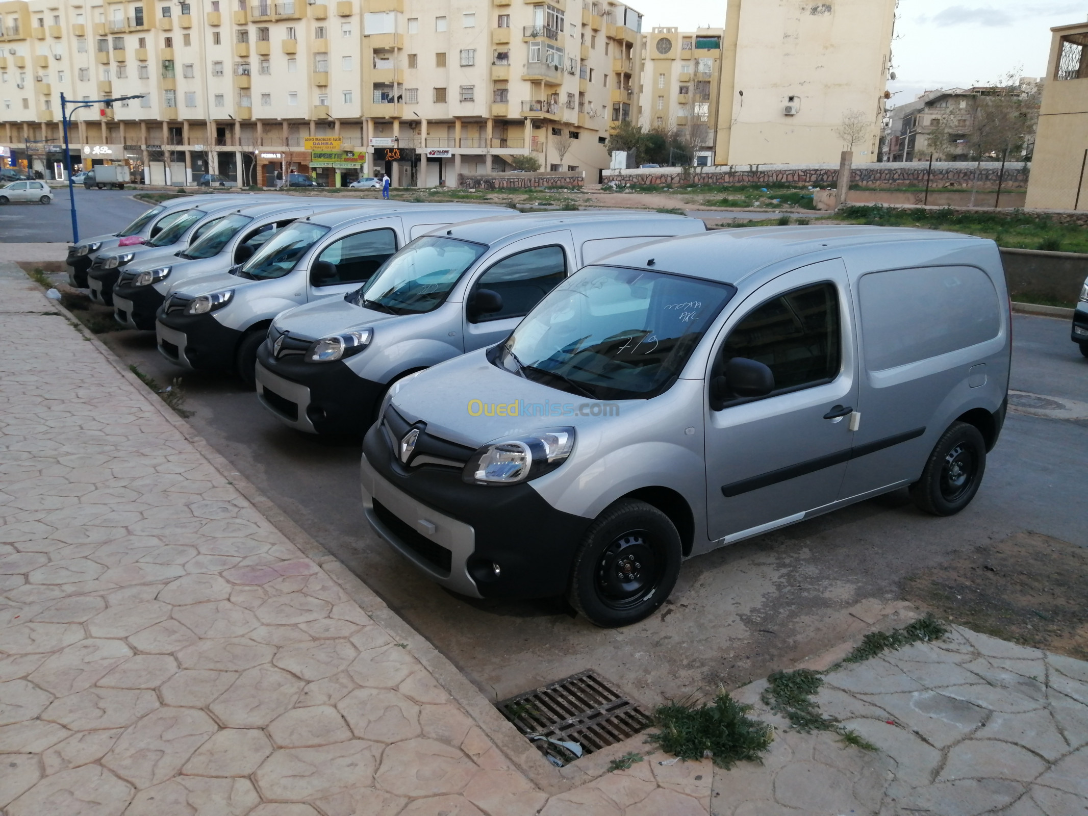دخول شحنة جديدة من رونو كونغو 2022