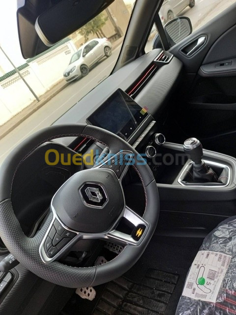 أسعار وأنواع كليو 5 في الجزائر