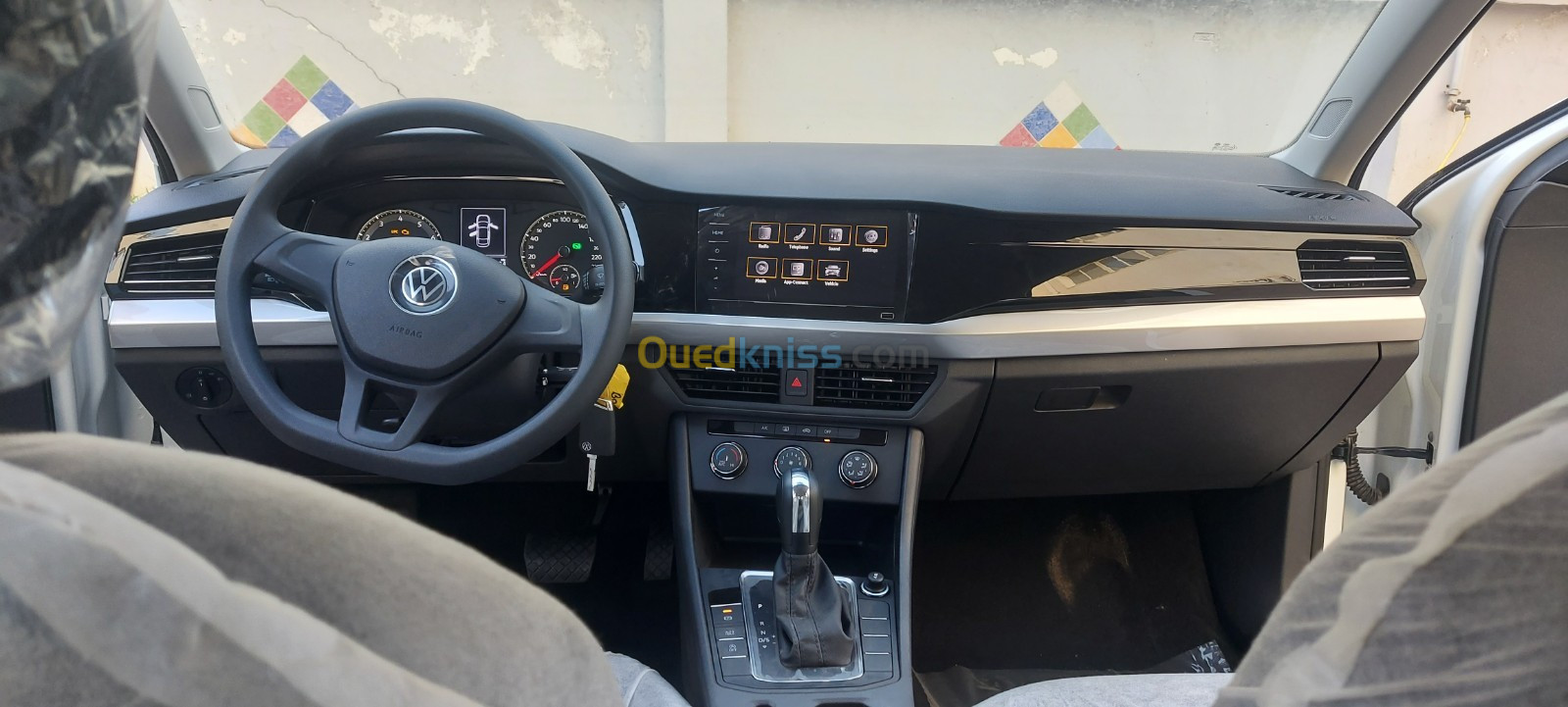 سعر ومواصفات فولكس فاجن بورا 2023 في الجزائر