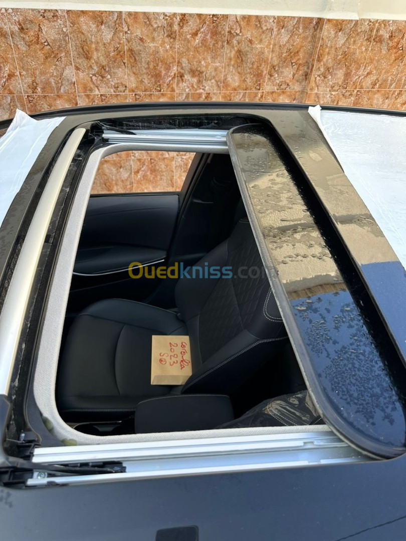 أسعار ومواصفات تويوتا كورولا 2023 بالجزائر