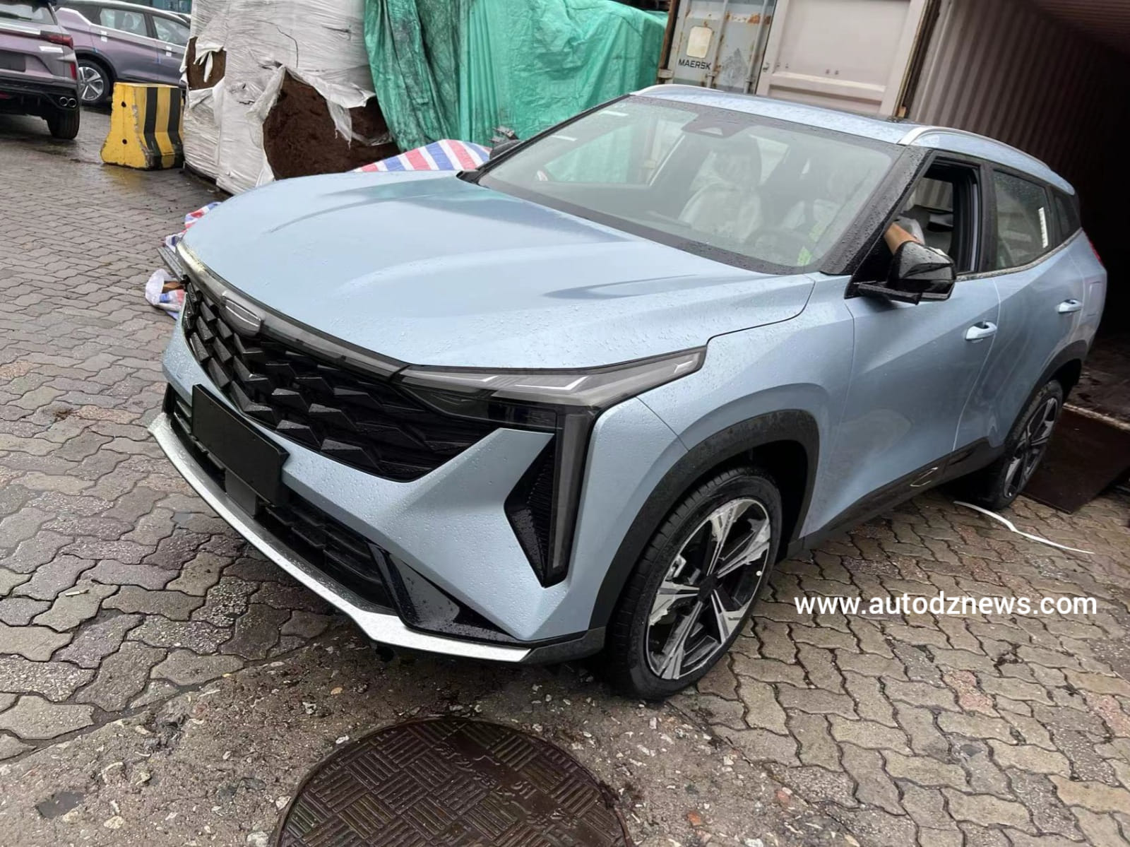 انطلاق سيارات جيلي نحو الجزائر بمواصفات حديثة وأسعار تنافسية