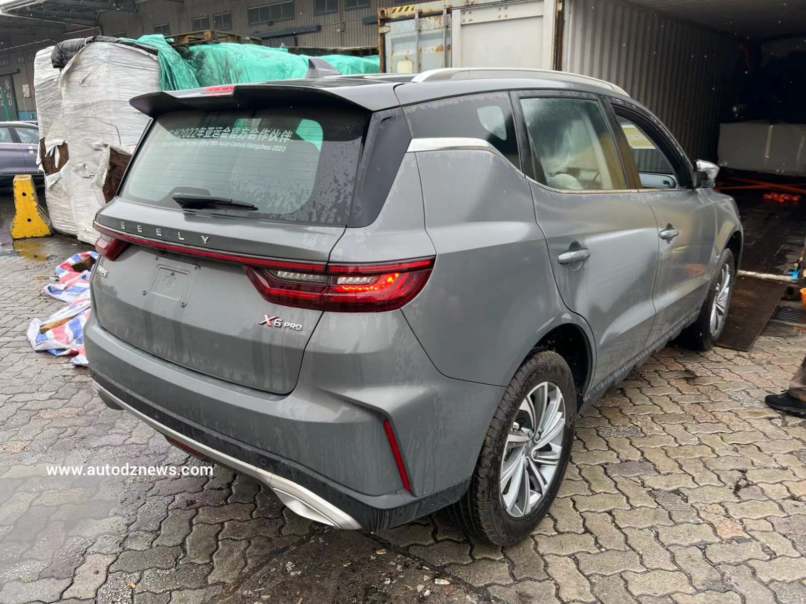 انطلاق سيارات جيلي نحو الجزائر بمواصفات حديثة وأسعار تنافسية