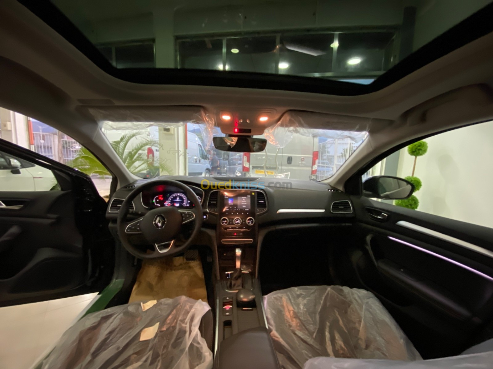 رينو MEGANE بمحرك بقوة 140 حصان بسعر 530 مليونا