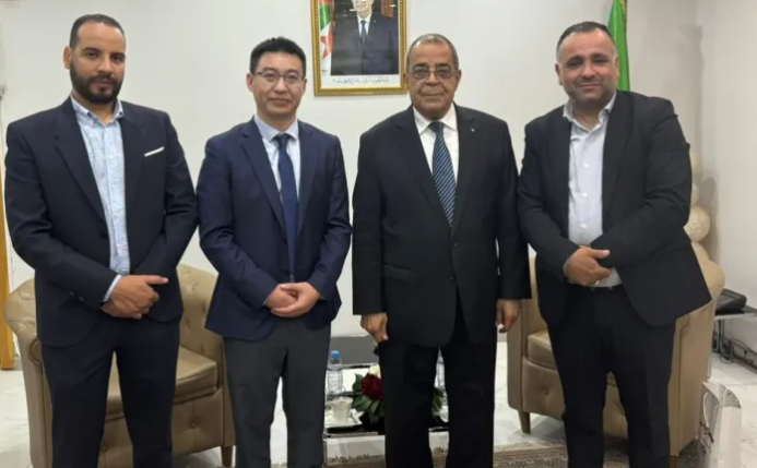 مفاوضات مراطونية لتخفيض أسعار السيارات الجديدة بالجزائر