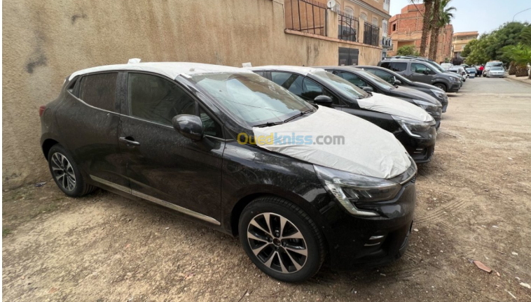 تسويق مجموعة من سيارات كليو 5 بالجزائر بهذه الأسعار