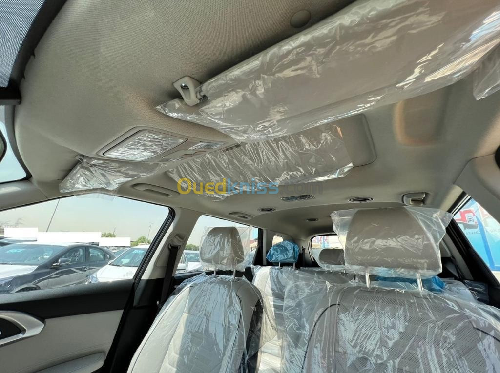 أسعار ومواصفات كيا Carens بـ 7 مقاعد 2023 بالجزائر