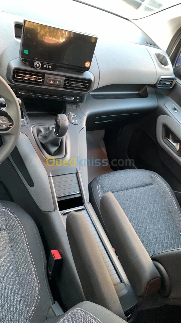 بيجو ريفتر أقوى منافس لـ فيات دوبلو يدخل الجزائر بهذا السعر