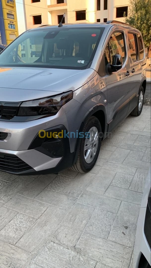 بيجو ريفتر أقوى منافس لـ فيات دوبلو يدخل الجزائر بهذا السعر