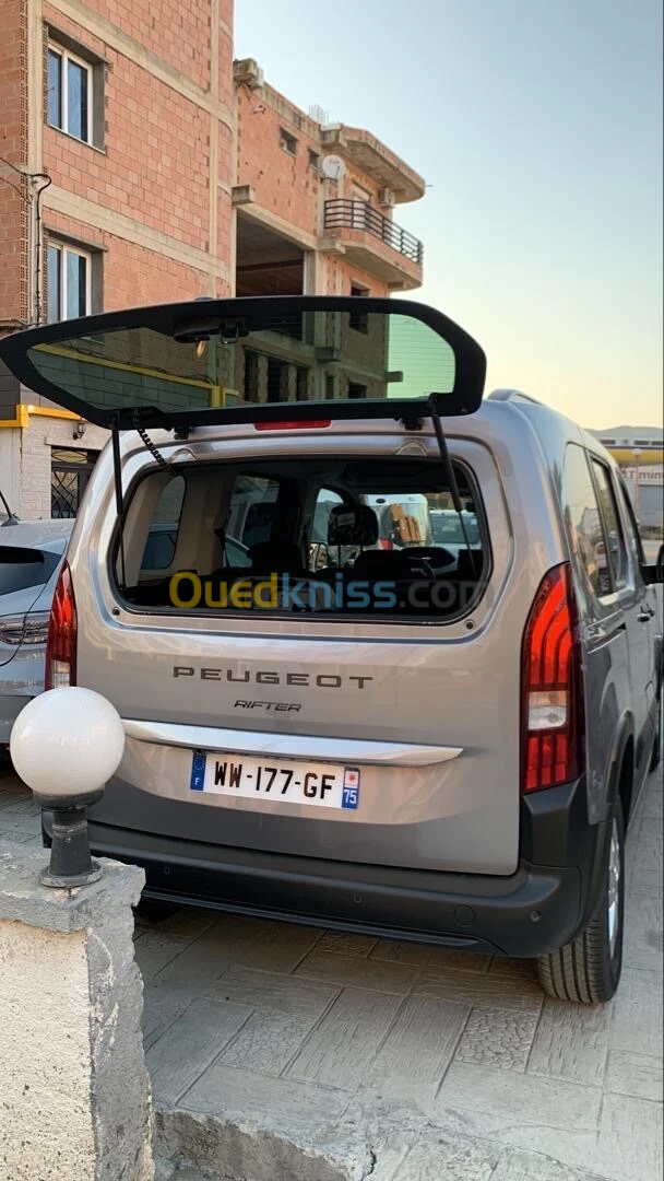 بيجو ريفتر أقوى منافس لـ فيات دوبلو يدخل الجزائر بهذا السعر