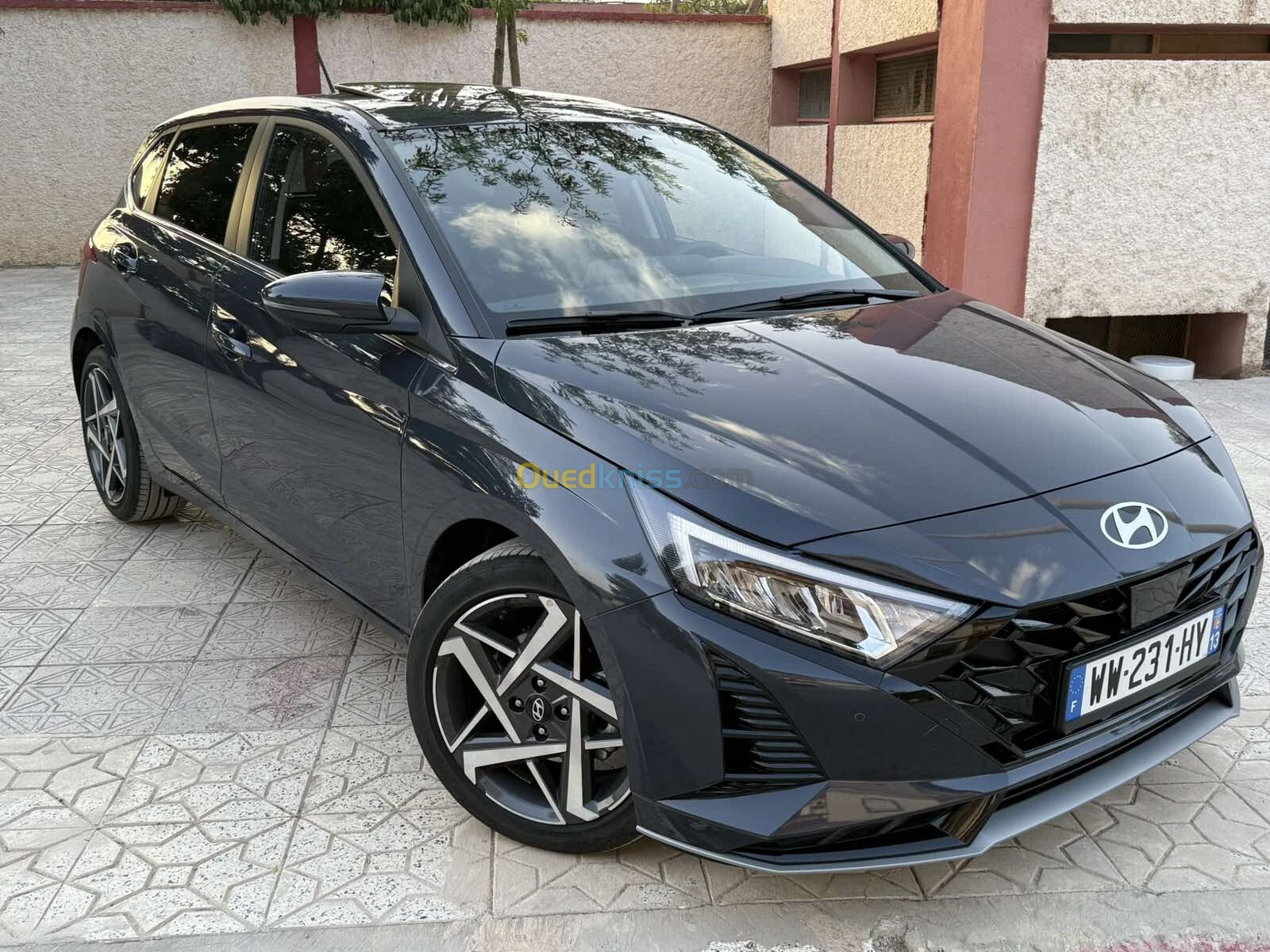 تسليم فوري لهيونداي إي 20 طراز 2025 بهذا السعر