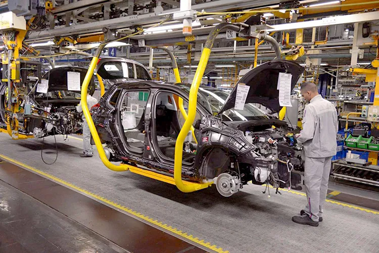 اجتماع هام للنهوض بصناعة السيارات بالجزائر