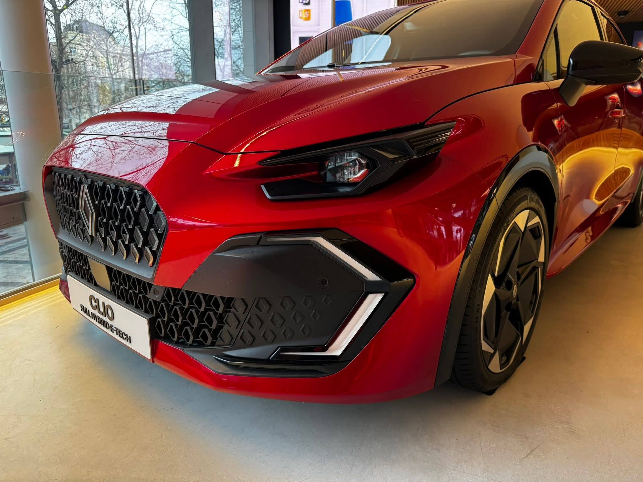 أسعار رينو كليو 6 طراز 2026 بالجزائر